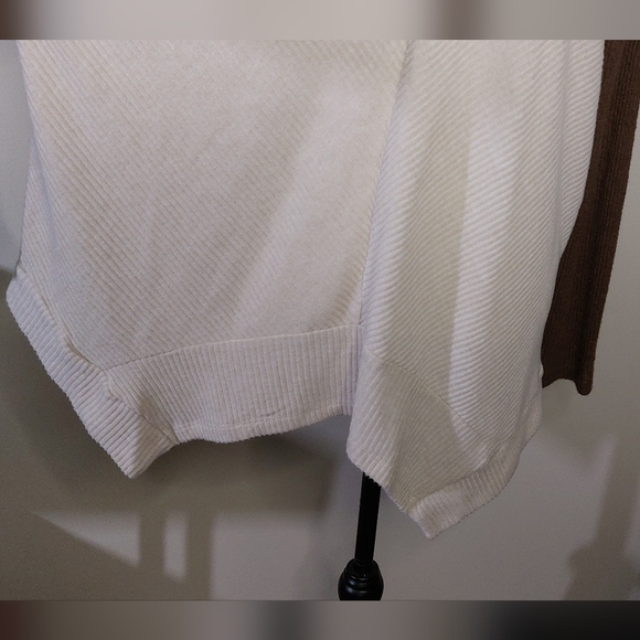 NWOT Cream/Brown Asymmetric Hem Hoodie - Picture 4 of 8